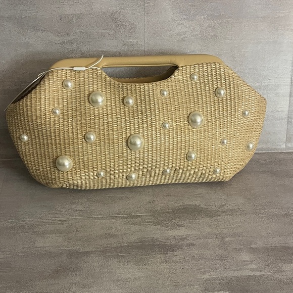 Urban Expressions Handbags - Pearl-Embellished Straw Clutch Bag in Natural